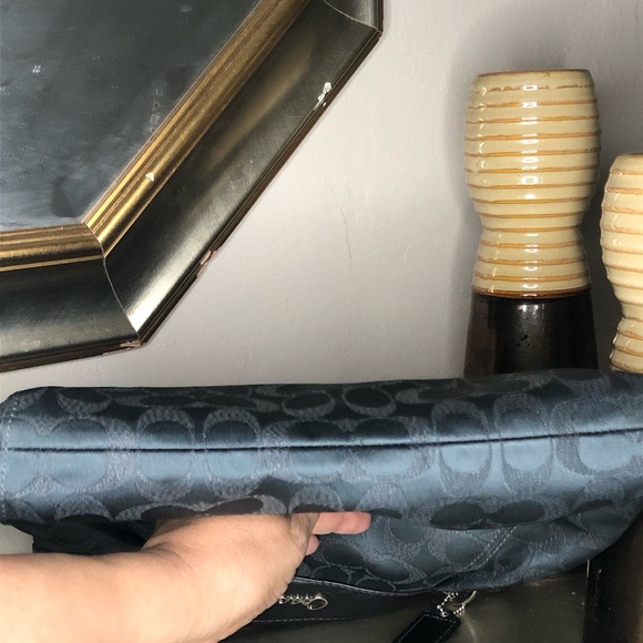 Coach shoulder bag. - Picture 5 of 5